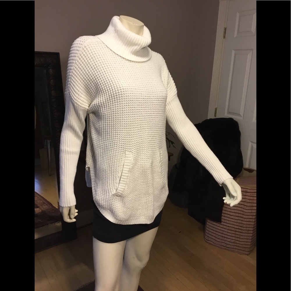 Michael Kors white knit sweater NWOT Large